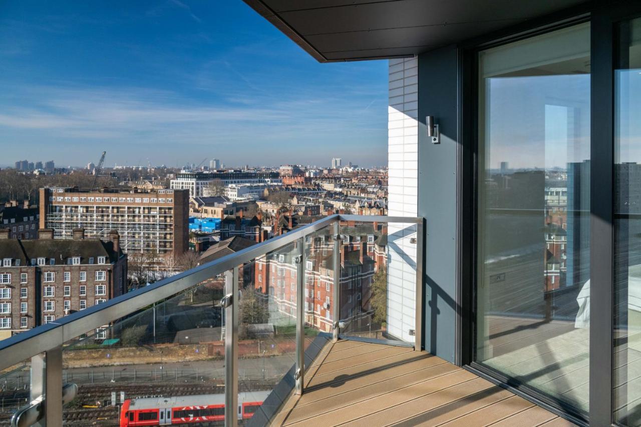 Modern Family Home Close To Victoria Station By Underthedoormat London Ngoại thất bức ảnh