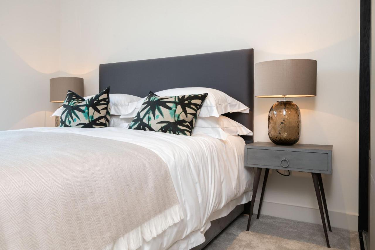 Modern Family Home Close To Victoria Station By Underthedoormat London Ngoại thất bức ảnh