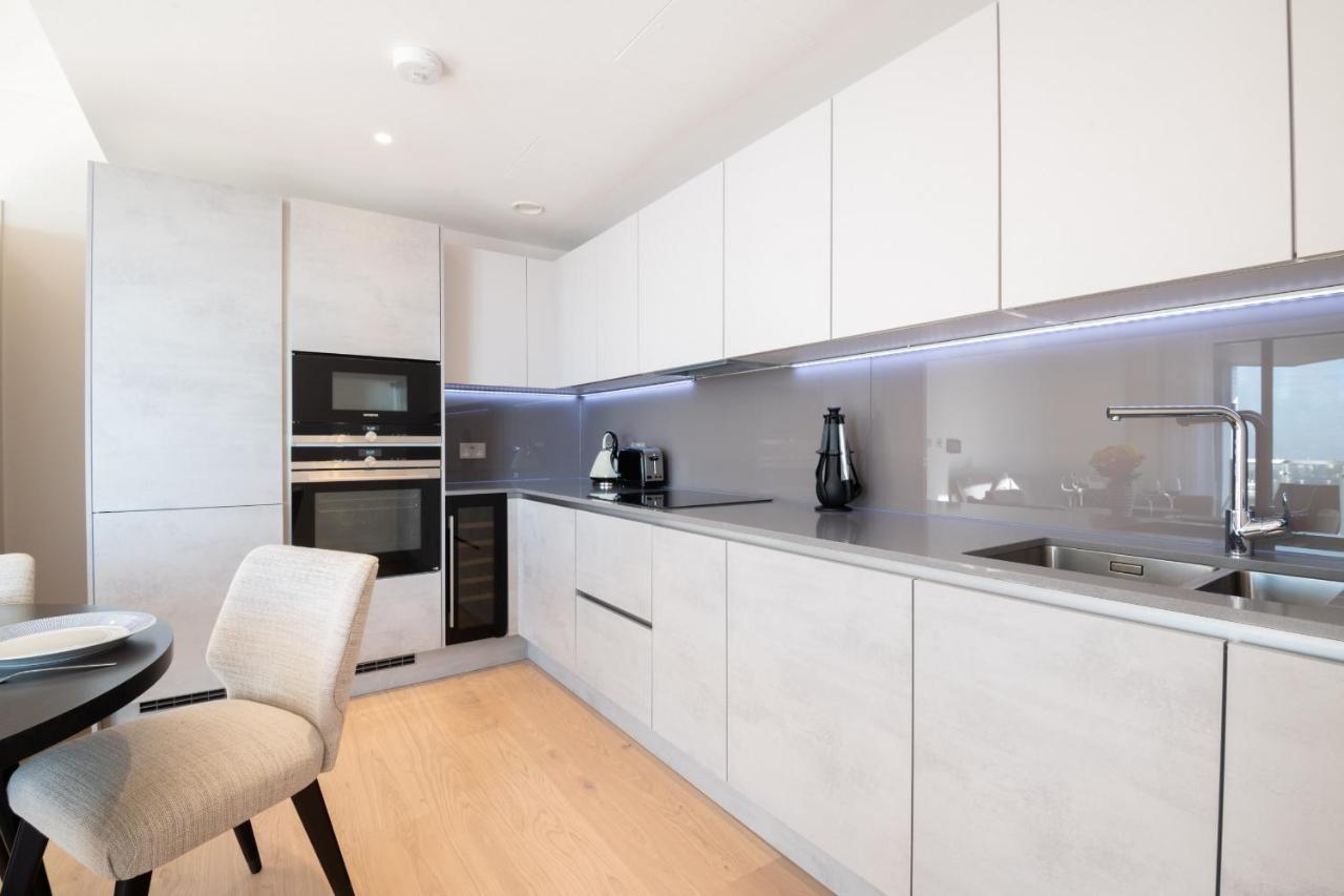 Modern Family Home Close To Victoria Station By Underthedoormat London Ngoại thất bức ảnh