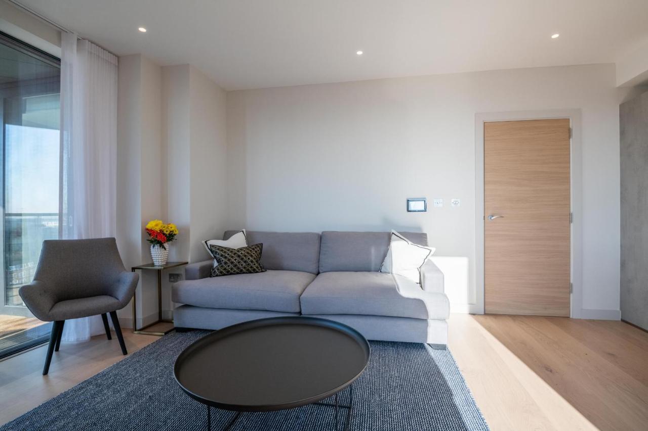 Modern Family Home Close To Victoria Station By Underthedoormat London Ngoại thất bức ảnh